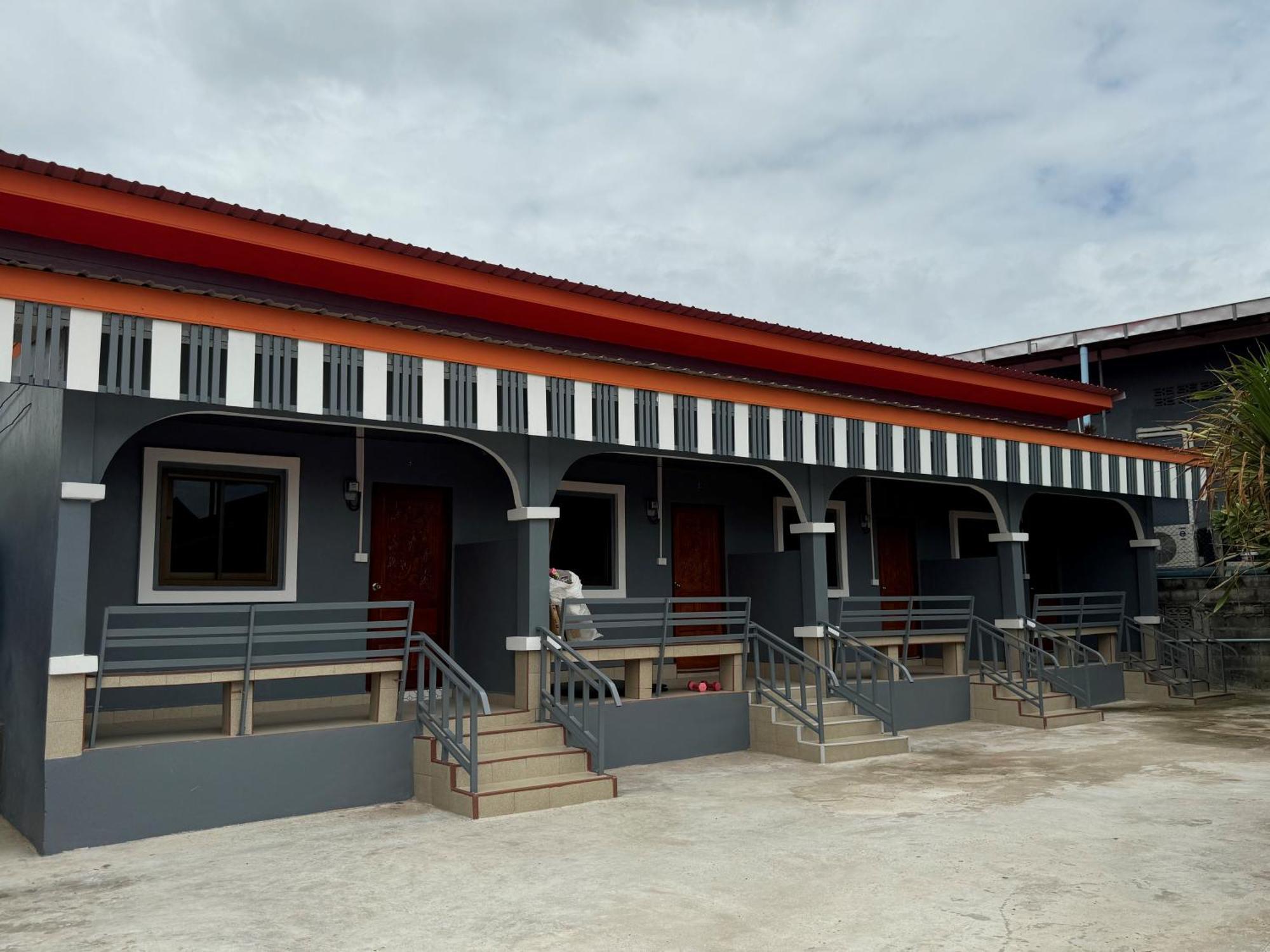 Busby Resort Ban Ta Phraya Exterior foto